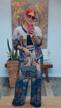 Load image into Gallery viewer, Luxury two-piece silky outfit for travel and work.
