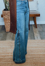 Load image into Gallery viewer, ZIP DOWN DENIM
