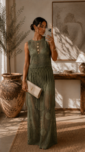Load image into Gallery viewer, BOHEMIAN CROCHET FLOWER SET

