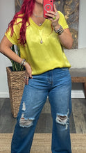 Load image into Gallery viewer, MIXED TEXTURE V NECK TOP
