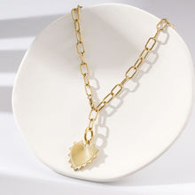 Load image into Gallery viewer, 24" OVAL LINK CHAIN
