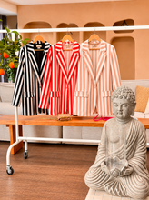 Load image into Gallery viewer, OVERSIZED STRIPED BLAZER

