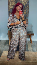 Load image into Gallery viewer, CHAD ANIMAL PRINT BLOUSE
