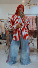 Load image into Gallery viewer, OVERSIZED STRIPED BLAZER
